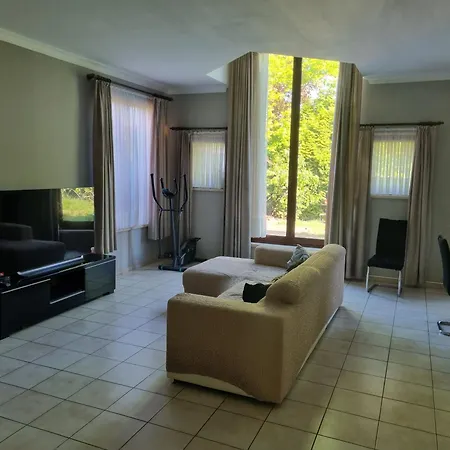 Villa Beautiful 4 Bedroom Close To Antwerp Zwijndrecht